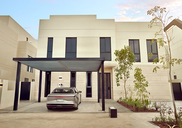 The first phase of ALDANAH offers standard and premium villas, in addition to duplexes, in a diverse range of floor plans and façade types.